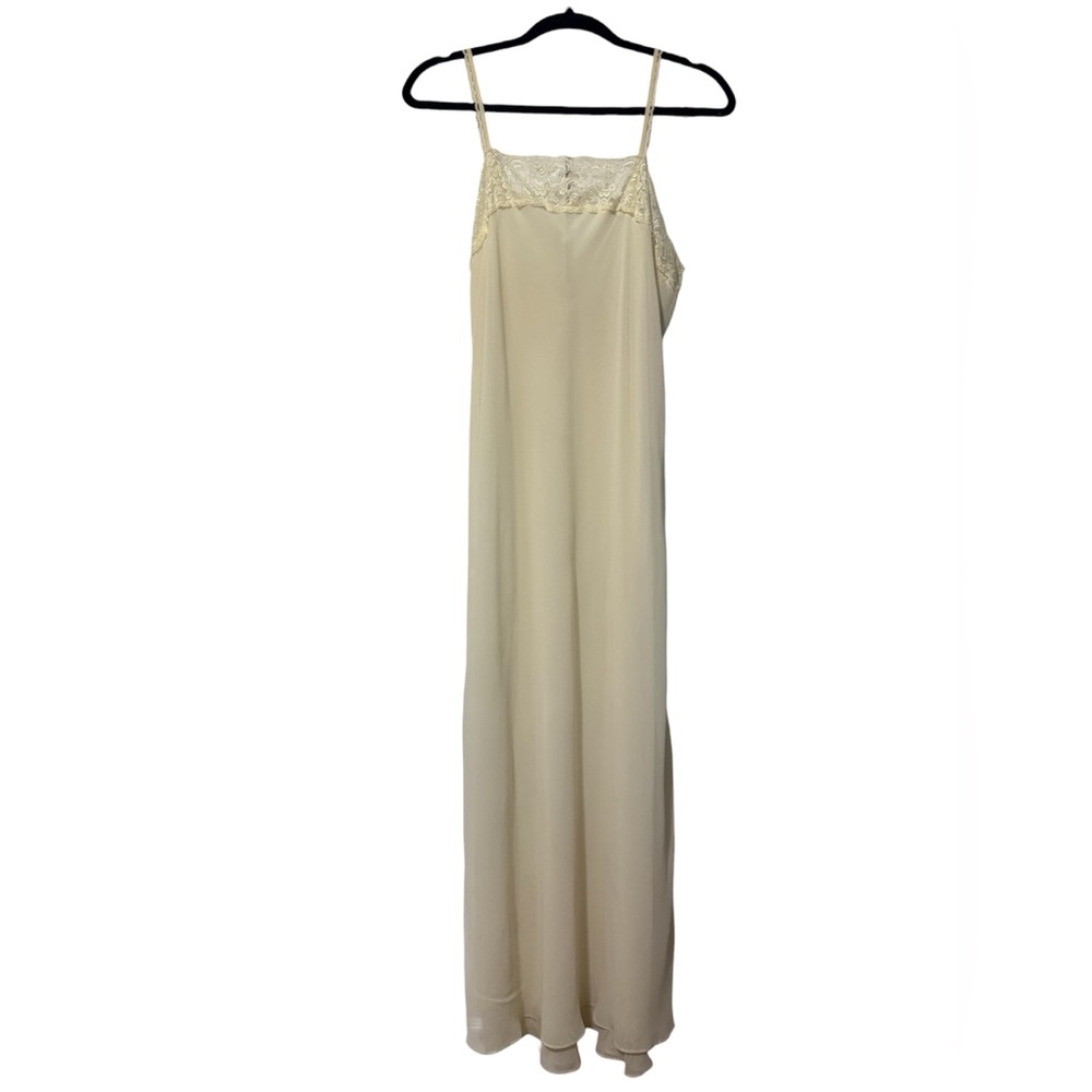 Vintage Valerie Steven’s Light Yellow Maxi Nightgown (Size L)